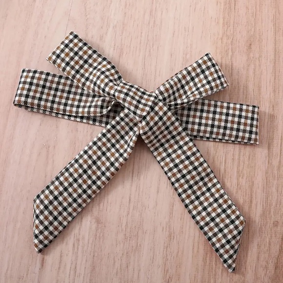 New 2 Piece Stylish Black Crew Neck Top with Checkered Bow Short Size 5/6 - Picture 6 of 6